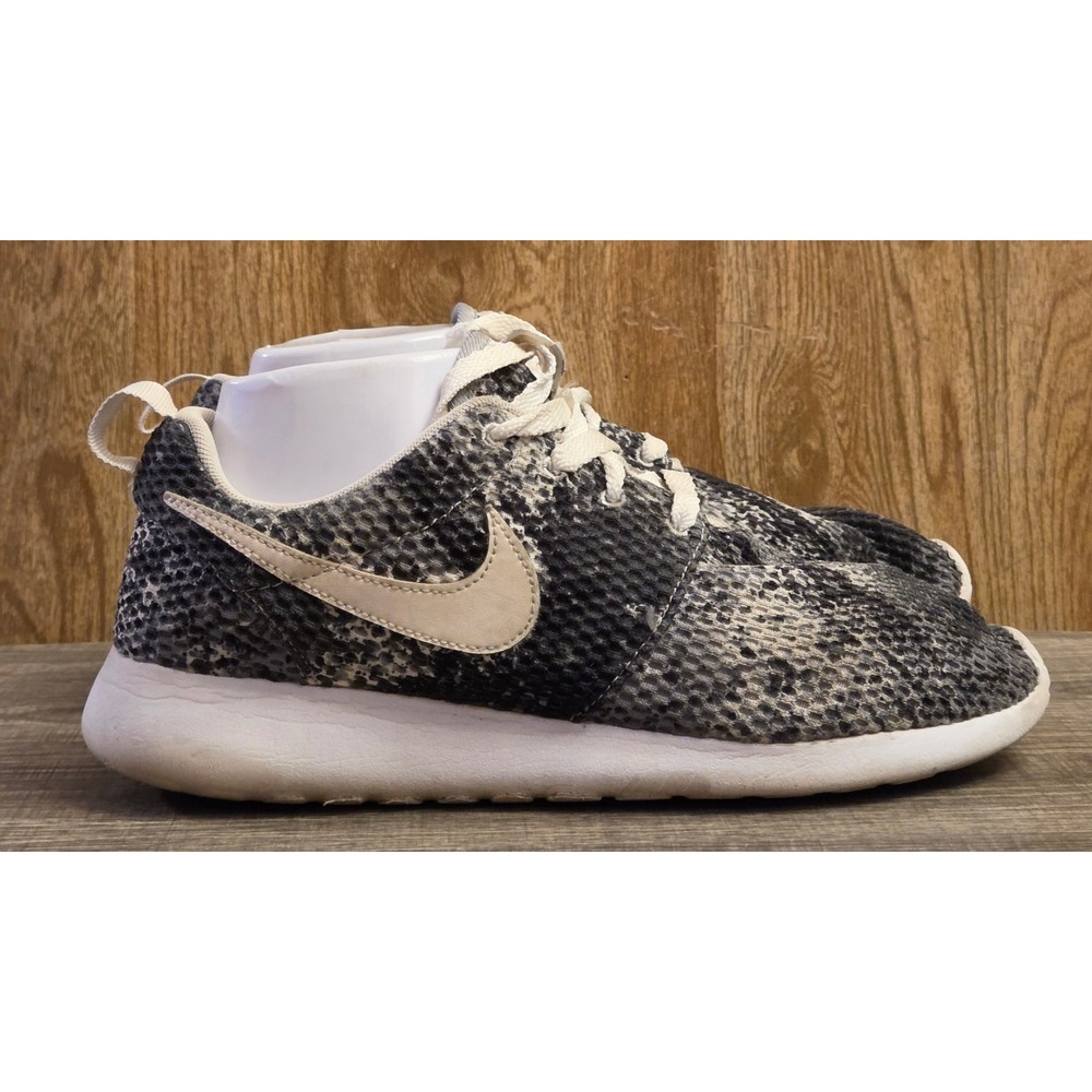 Nike Roshe One Print Sneakers Shoes Womens Size 8.5 Black‎ Gray